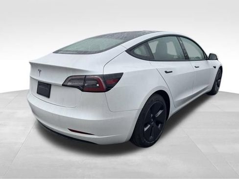 Used 2021 Tesla Model 3 Standard Range Plus image 5
