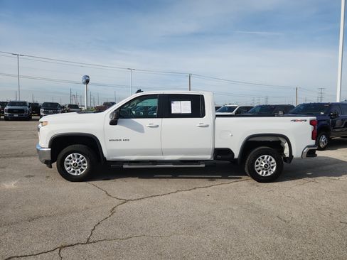 Used 2022 Chevrolet Silverado 2500 LT AWD/4WD image 4