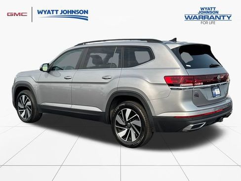 Used 2024 Volkswagen Atlas SE FWD image 3