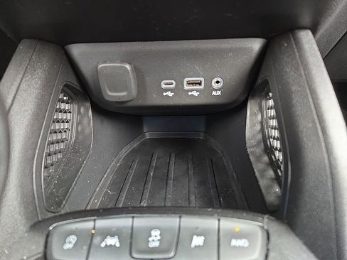 Used 2023 Chevrolet TrailBlazer RS w/ Convenience Package image 30