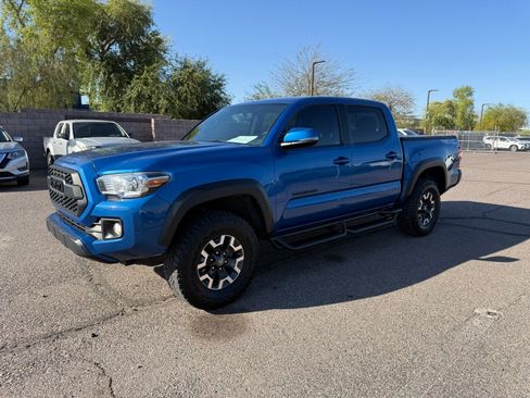Used 2017 Toyota Tacoma TRD Off-Road w/ Tow Package image 1