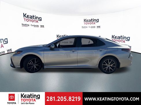 Used 2024 Toyota Camry SE image 6