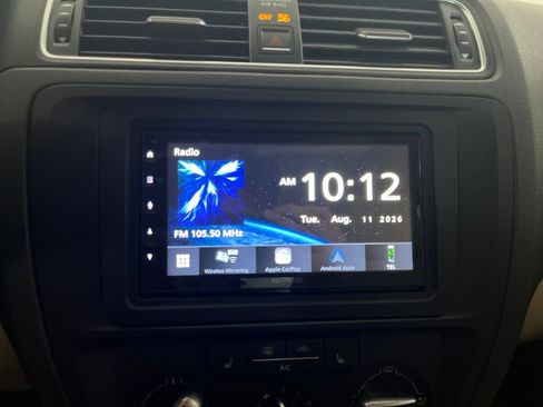 Used 2017 Volkswagen Jetta SE FWD image 63