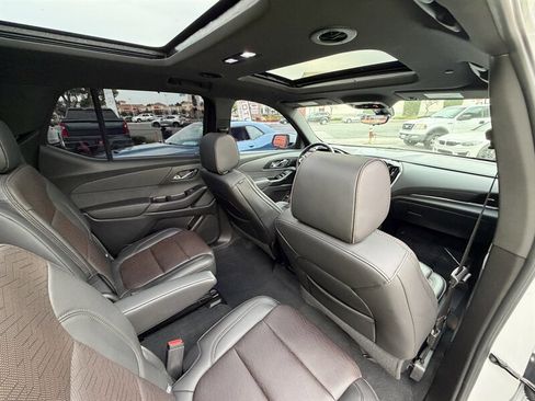 Used 2023 Chevrolet Traverse High Country AWD/4WD image 51
