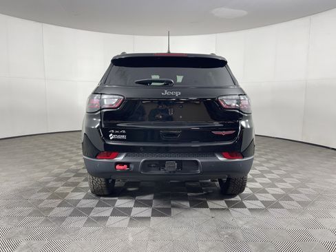 Used 2024 Jeep Compass Trailhawk w/ Trailhawk Elite Group image 4