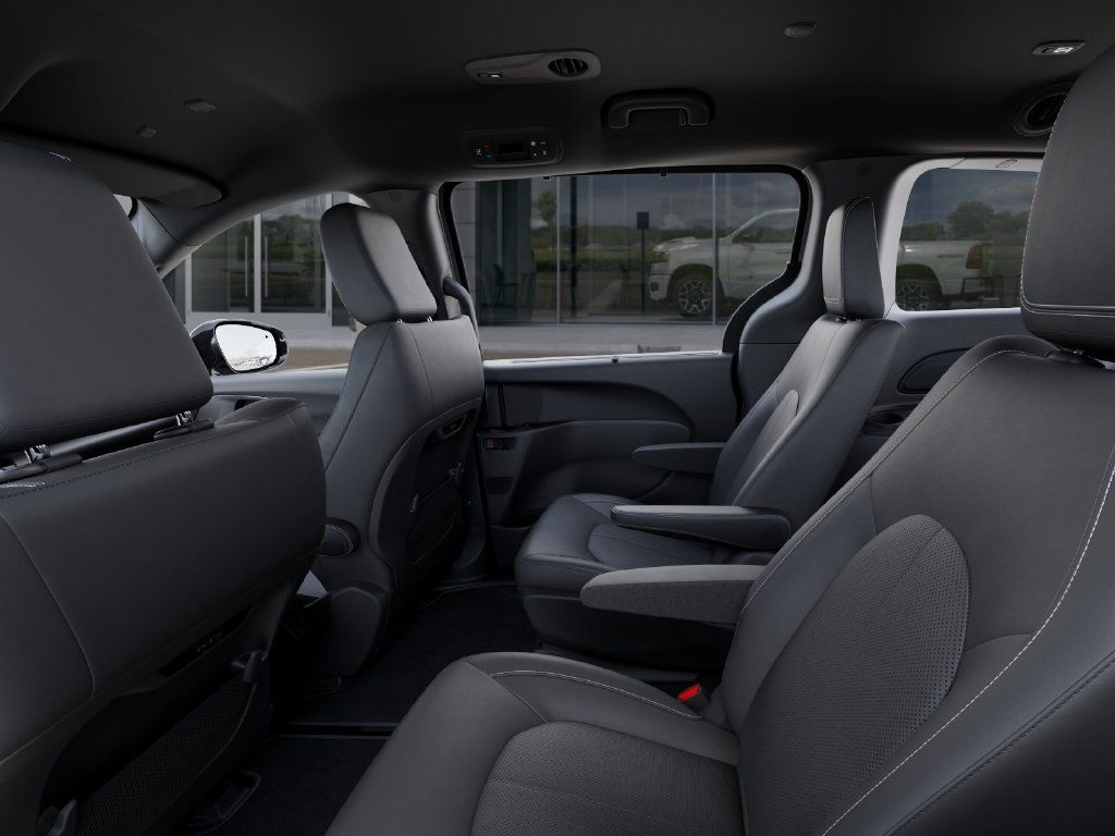 New 2026 Chrysler Pacifica Select FWD image 23