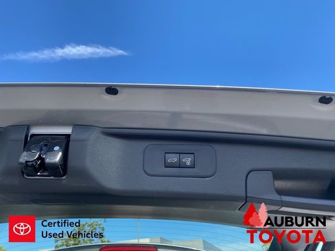 Used 2025 Toyota Grand Highlander AWD image 9
