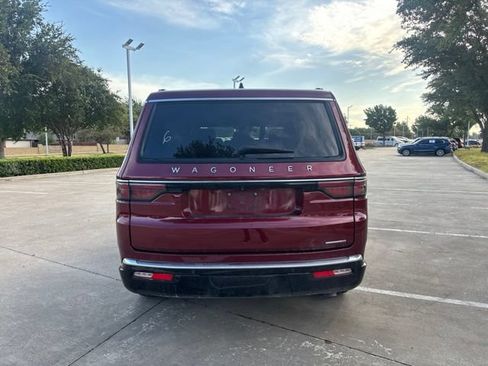 Used 2024 Jeep Wagoneer Series II w/ Flexible Seating Group AWD/4WD image 6