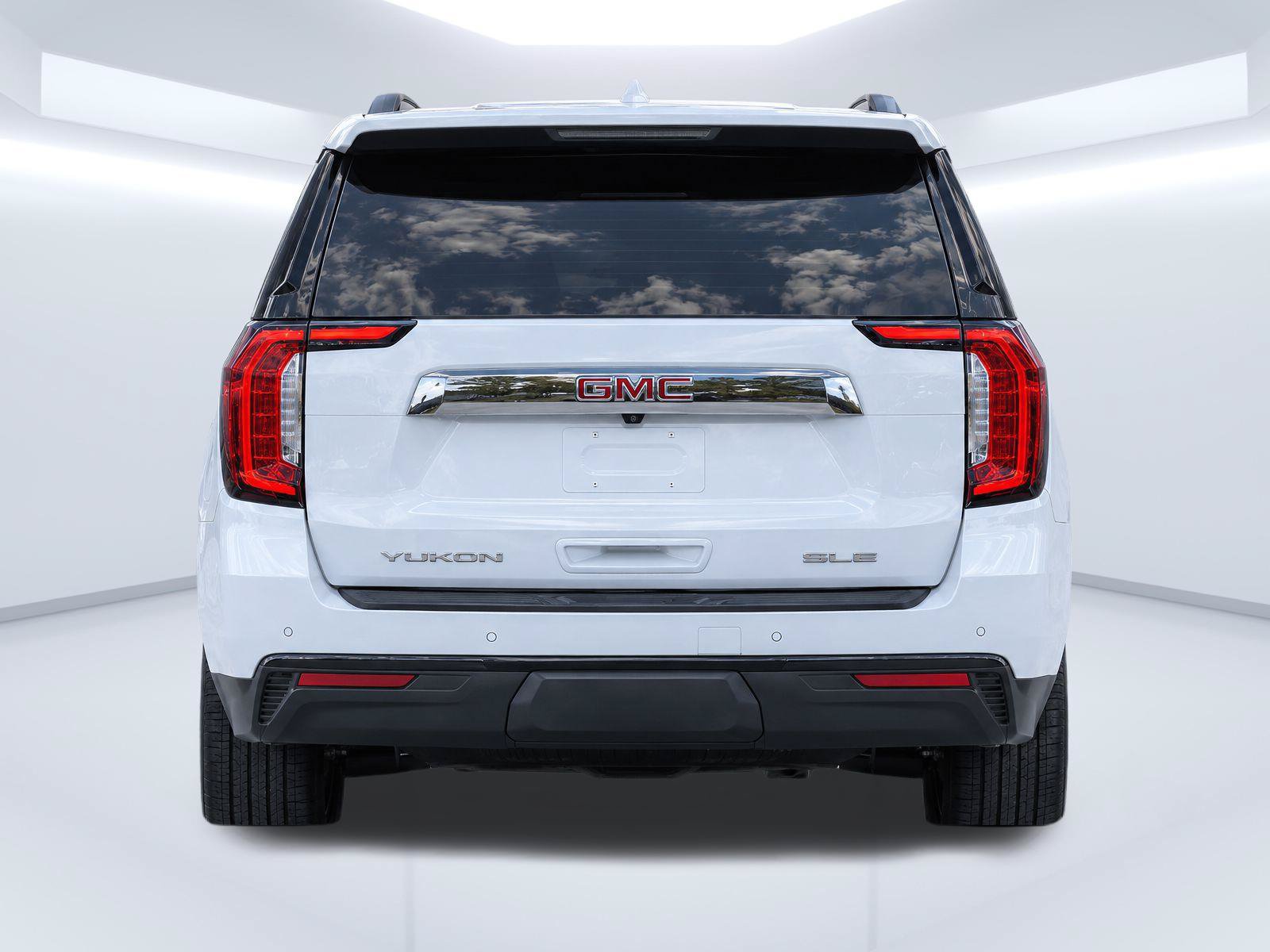 Used 2022 GMC Yukon SLE w/ Gmc Pro Safety Plus Package AWD/4WD image 7