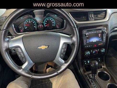 Used 2015 Chevrolet Traverse LT w/ Style and Technology Package image 3