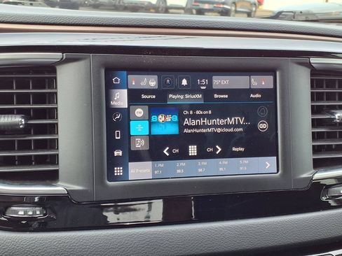 Used 2023 Chrysler Voyager LX FWD image 8