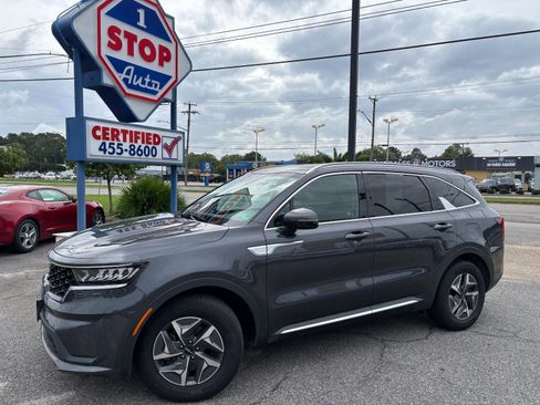 Used 2022 Kia Sorento S image 1