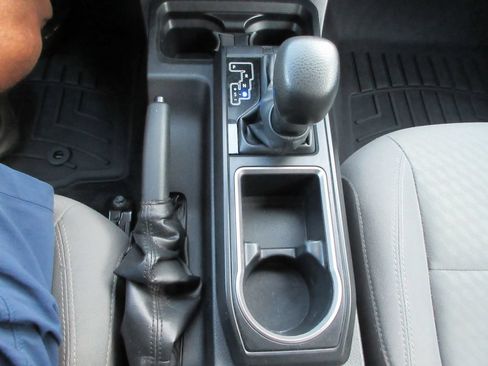 Used 2020 Toyota Tacoma SR AWD/4WD image 29