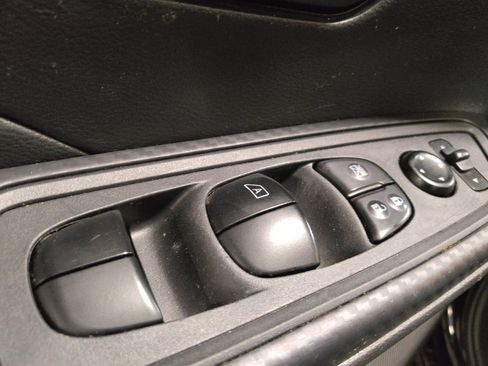 Used 2024 Nissan Versa S w/ S Plus Package FWD image 27
