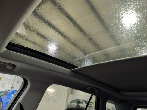 Used 2023 GMC Terrain SLE w/ Driver Convenience Package image 11