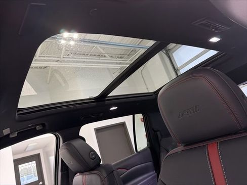 New 2026 Chevrolet Traverse RS image 22
