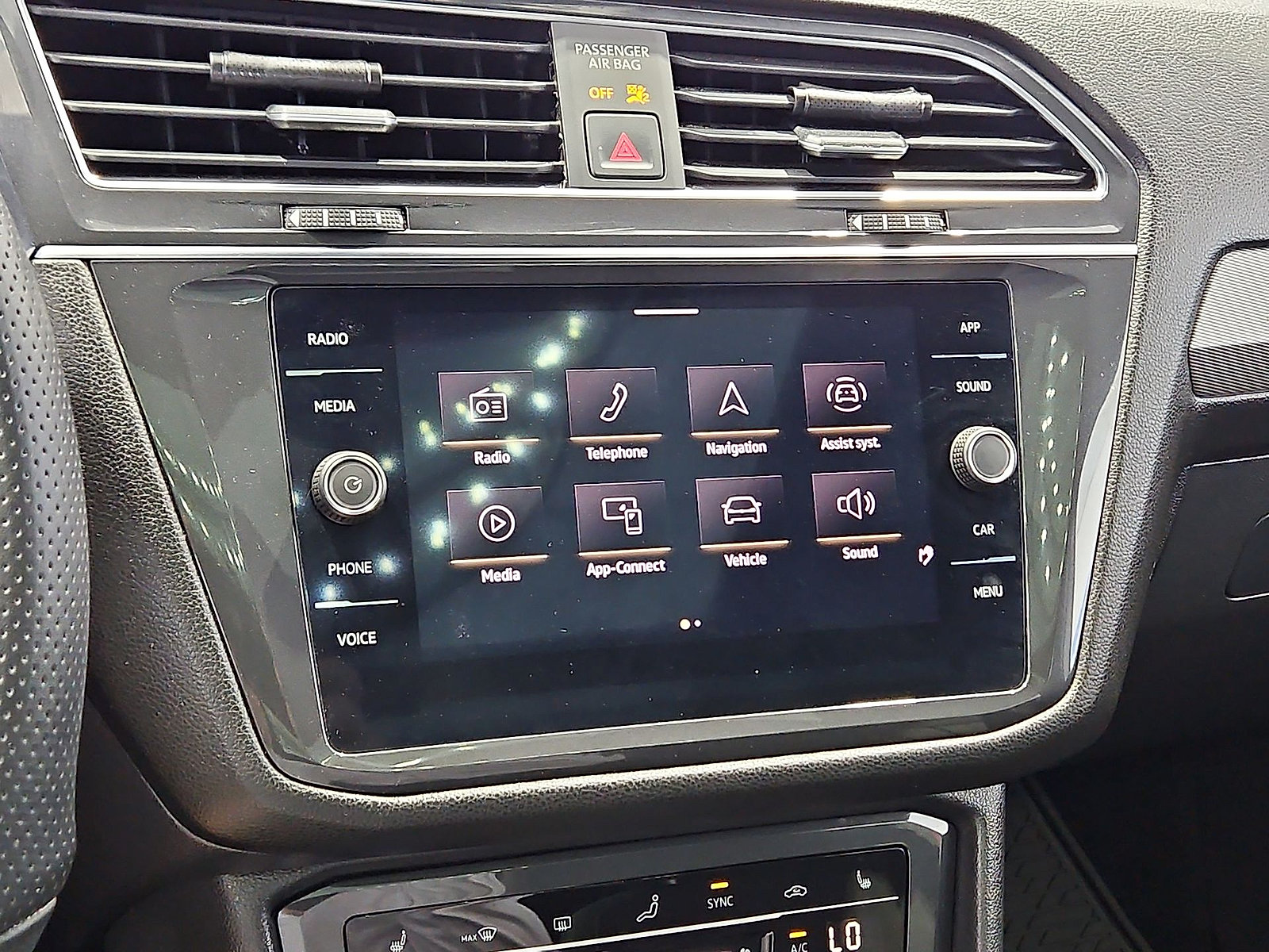 Used 2023 Volkswagen Tiguan SE R-Line FWD image 19