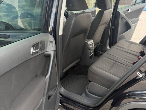 Used 2018 Volkswagen Tiguan Limited FWD image 11