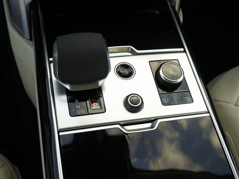 Used 2023 Land Rover Range Rover SE image 14