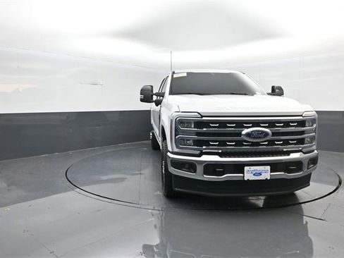 Certified 2025 Ford F350 Lariat image 2