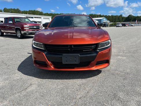 Used 2022 Dodge Charger SXT w/ Blacktop Package RWD image 8