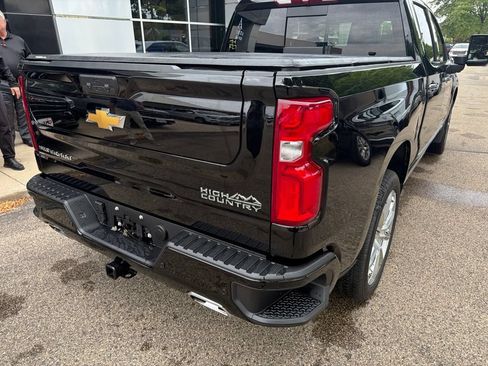 Used 2026 Chevrolet Silverado 1500 High Country w/ High Country Premium Package AWD/4WD image 7