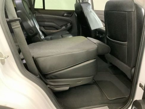Used 2020 Chevrolet Tahoe LT w/ Luxury Package AWD/4WD image 30