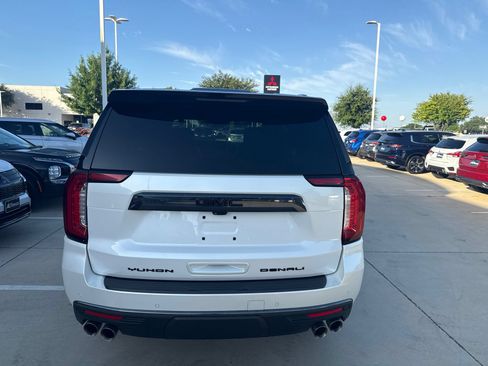 Used 2023 GMC Yukon Denali Ultimate AWD/4WD image 4