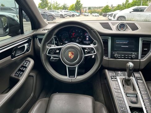 Used 2018 Porsche Macan Sport Edition AWD/4WD image 30