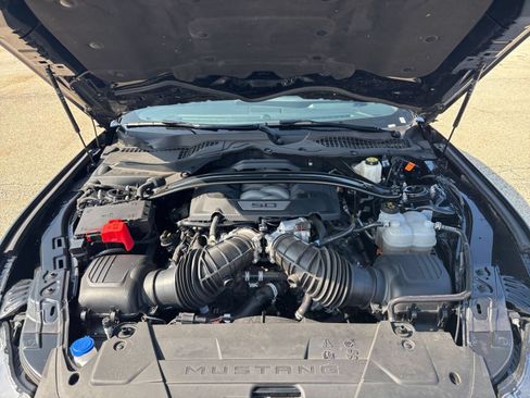 Used 2025 Ford Mustang GT Premium RWD image 32