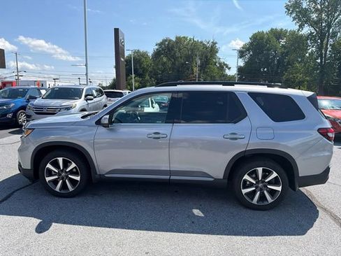 Used 2023 Honda Pilot Elite image 4