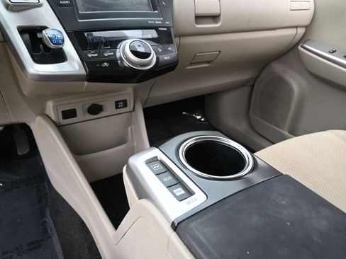 Used 2012 Toyota Prius V Five image 29