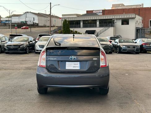 Used 2013 Toyota Prius Two w/ Preferred Accessory Pkg FWD image 9
