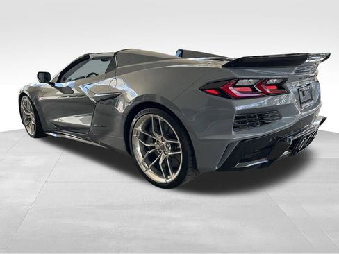 Used 2025 Chevrolet Corvette Z06 RWD image 7