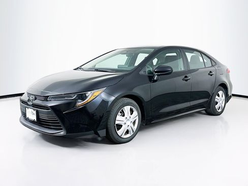 Used 2023 Toyota Corolla LE FWD image 3