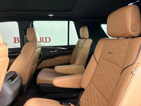 Used 2022 Cadillac Escalade Premium Luxury w/ Performance Package RWD image 13