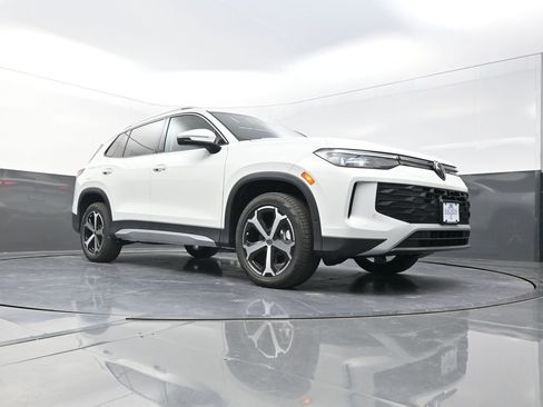 New 2026 Volkswagen Tiguan SE image 21