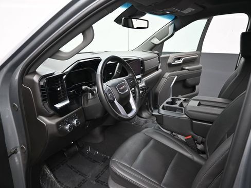 Used 2025 GMC Sierra 1500 SLT AWD/4WD image 9