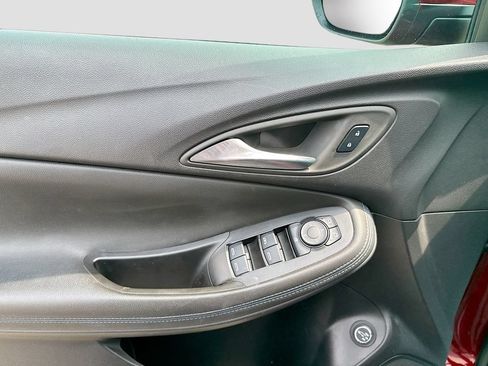 Used 2025 Buick Encore GX Sport Touring FWD image 9