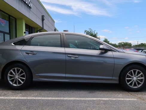 Used 2019 Hyundai Sonata SE FWD image 8