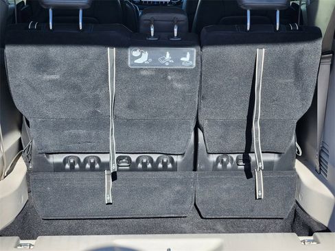 Used 2021 Chrysler Pacifica Touring-L image 20