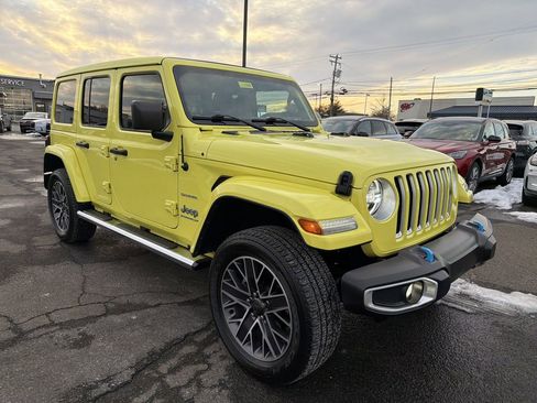 Used 2023 Jeep Wrangler Unlimited Sahara w/ Cold Weather Group image 8