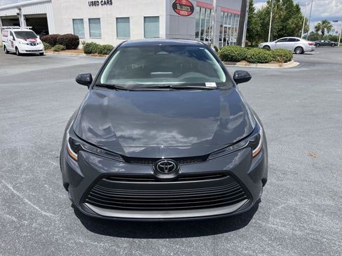 Certified 2025 Toyota Corolla LE FWD image 8