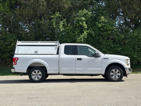 Used 2017 Ford F150 XLT w/ Trailer Tow Package RWD image 6