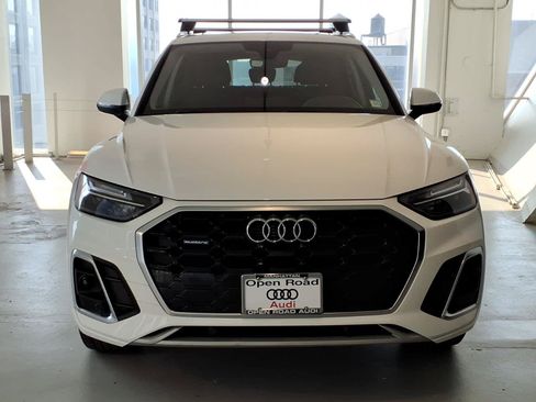 Used 2023 Audi Q5 2.0T Premium w/ Convenience Package AWD/4WD image 2