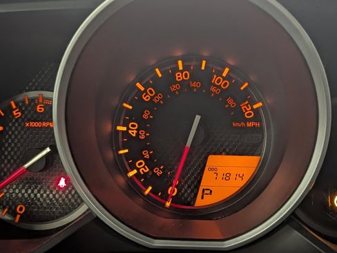 Used 2013 Toyota 4Runner SR5 w/ Convenience Pkg image 8