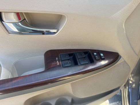 Used 2011 Toyota Venza w/ Premium Pkg #2 FWD image 9