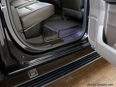 Used 2022 GMC Sierra 2500 Denali w/ Denali Black Diamond Edition image 34