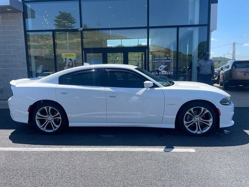 Used 2022 Dodge Charger R/T RWD image 3