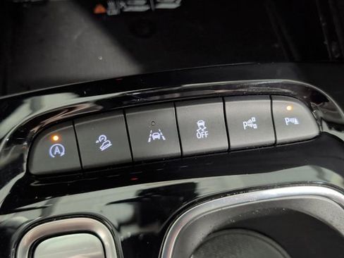 Used 2023 Buick Envision Avenir image 30